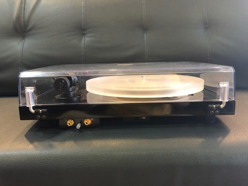 Pro-Ject debut Carbon Esprit Turntable (USED) Img_1423