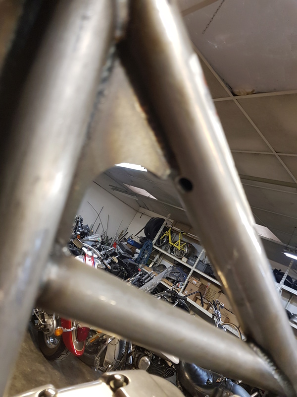 Projet rigide sportster en marche - Page 3 20171129