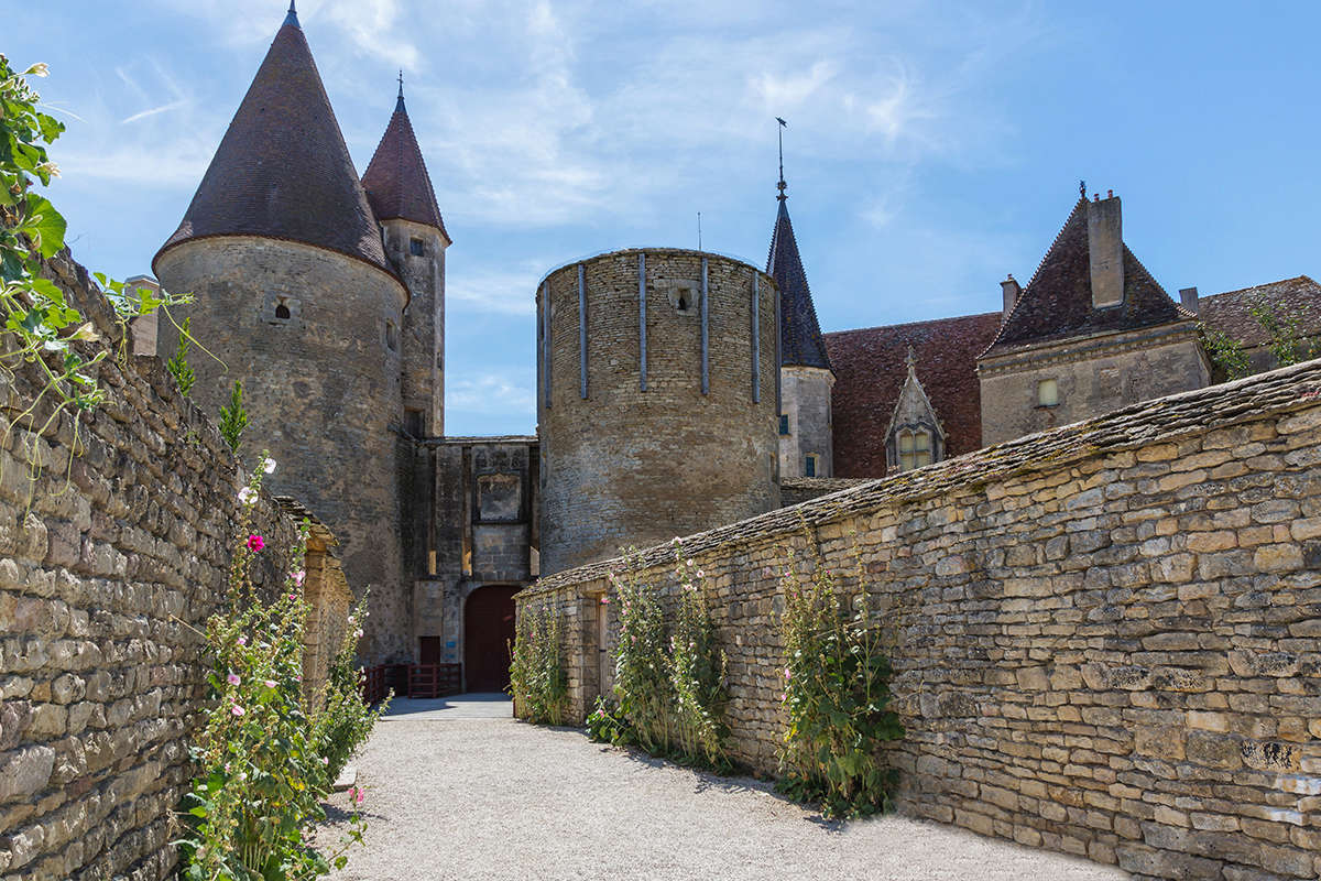Chateau de Chateauneuf en auxoix Chatea12