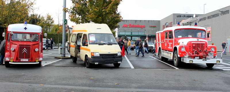 Dimanche 8 octobre 2017, journée spéciale anciens véhicules de secours (parking médiamarkt Braine-l'Alleud) Img_7030