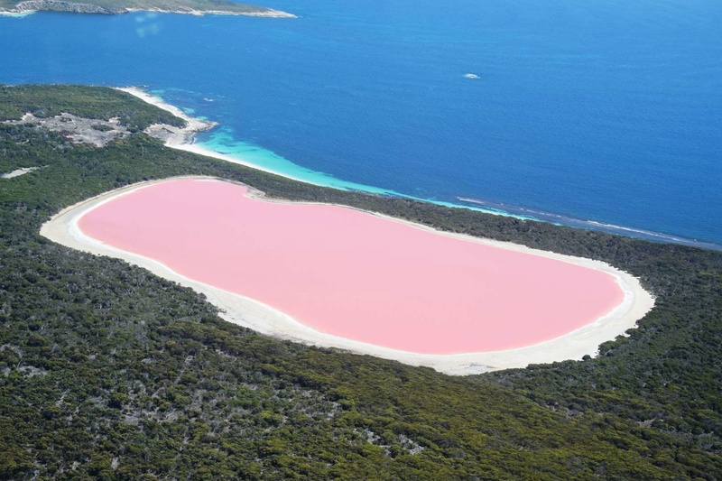 Les plus spectaculaires lacs du monde 218