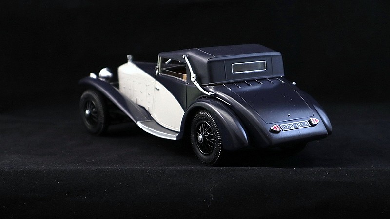 *1/24  Delage D.8 SS +Vitrine Chanel   Heller - Page 4 011_8019