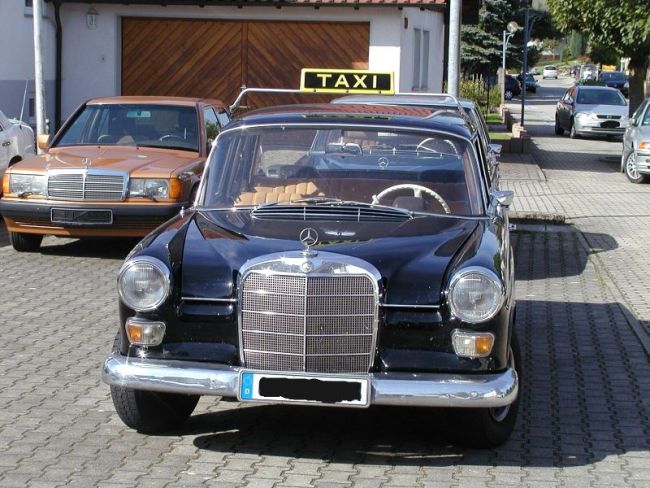 (CURIOSIDADE): Táxis Mercedes-Benz pelo mundo 252b6b10