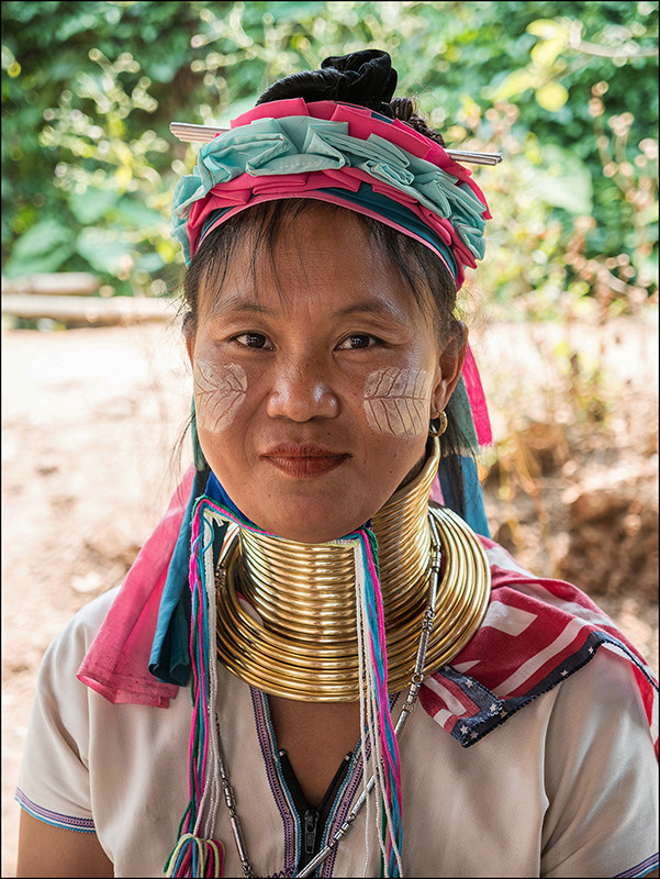 [Portraits] Au village de la femme girafe P3161214