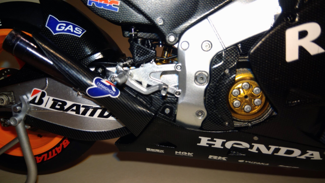 Honda RC213V Test bike 2014 - Page 3 P_201887