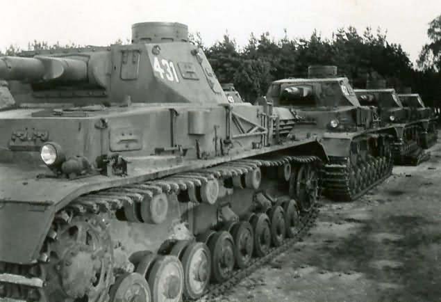 Panzer IV Ausf. F2 Dragon 35e - Page 3 Panzer11