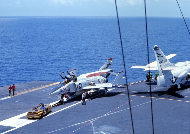 F-4 B Phantom 1/48° - VF-51 - USS Coral Sea  inchop Tonkin Gulf 1972 -  Début de patine. - Page 7 Photo-10