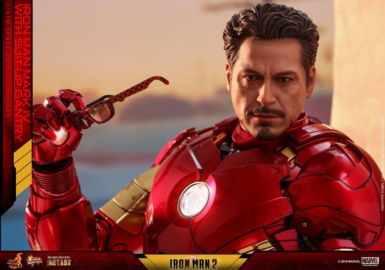 Iron Man 2 - Mark IV With Suit-Up Gantry Featuring - 1/6 scale Collectible Set (Hot Toys) 12545510