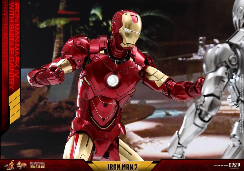 Iron Man 2 - Mark IV With Suit-Up Gantry Featuring - 1/6 scale Collectible Set (Hot Toys) 12545513