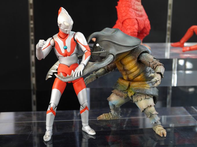 Ultraman (S.H. Figuarts / Bandai) - Page 4 19435310