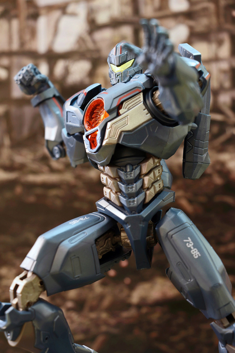 Pacific Rim : Uprising - Robot Spirits - Side Jaeger - Gipsy Avenger (Bandai) - Page 3 Hkduxc10