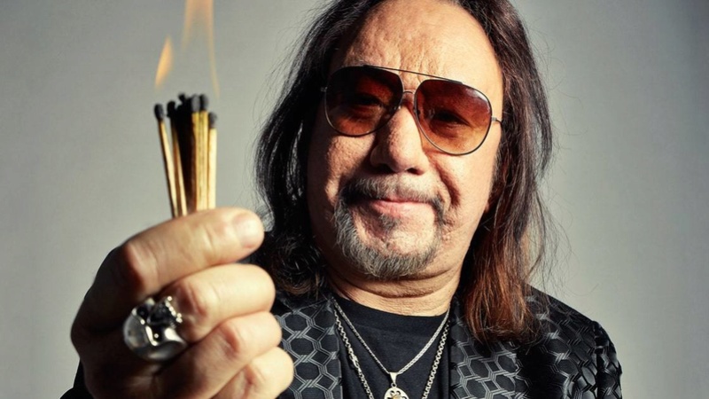 Ace Frehley News ! - Page 34 R40_0_10