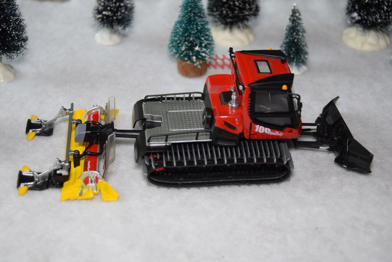 Pistenbully 100 SCR 4F Miniature Dsc_0384