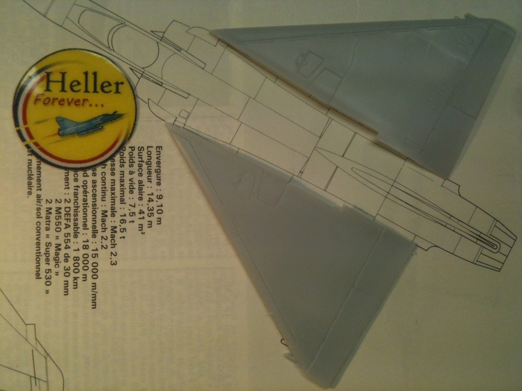 Comparatif DASSAULT MIRAGE 2000 C & N HELLER / ITALERI 1/72ème Compar39