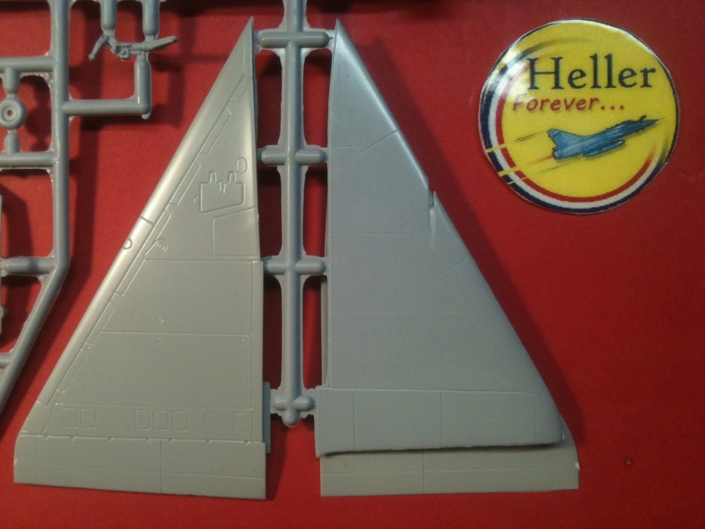 Comparatif DASSAULT MIRAGE 2000 C & N HELLER / ITALERI 1/72ème Compar55