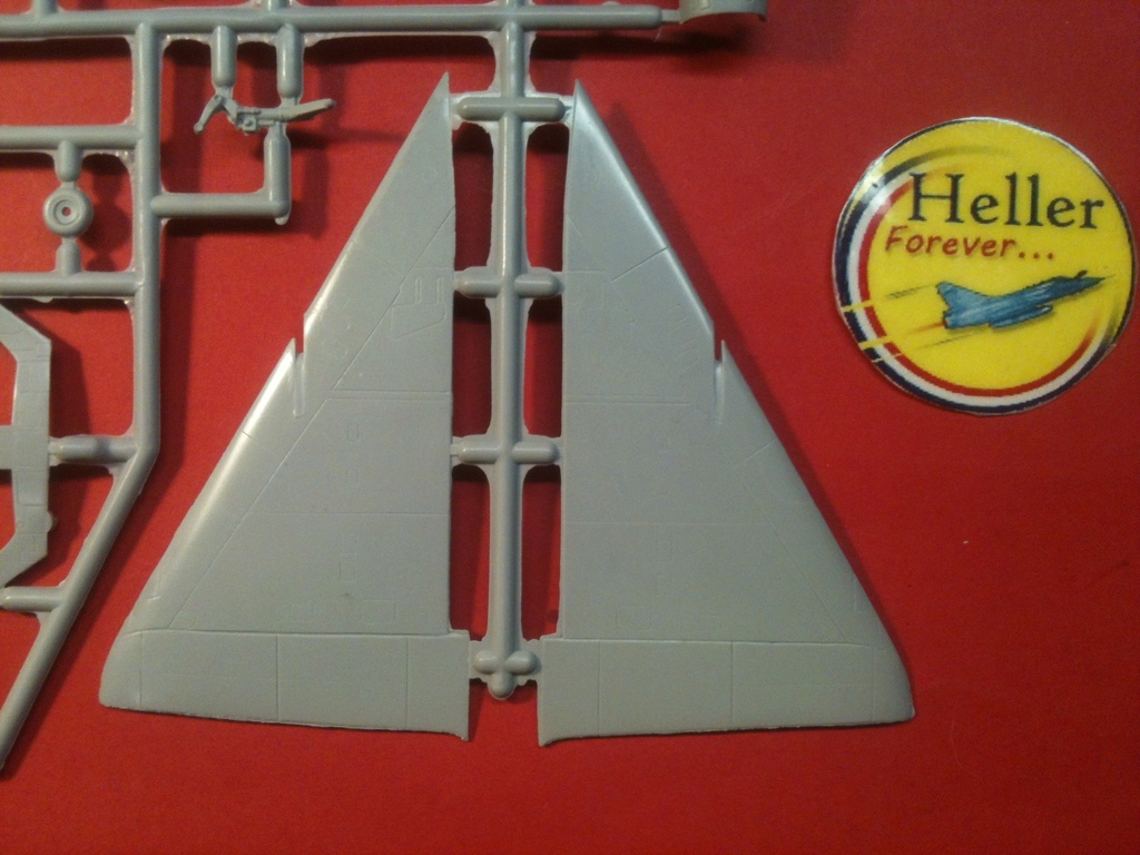 Comparatif DASSAULT MIRAGE 2000 C & N HELLER / ITALERI 1/72ème Compar58