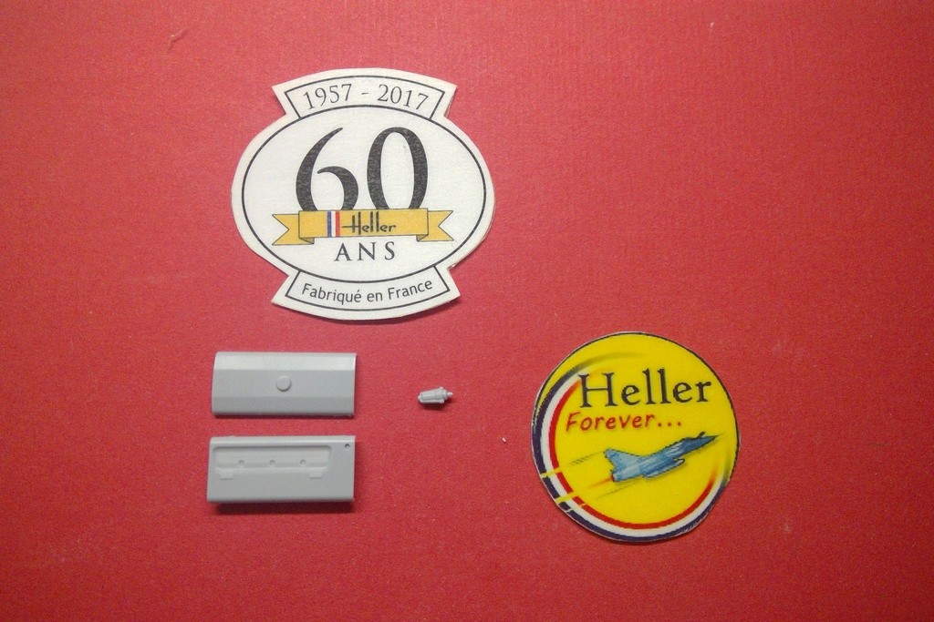 FERGUSON TE 20 - FF 30 Réf 81401 1/24ème Heller45