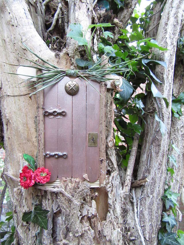 Fairy door / porte des fées : réparée ! Img_6611