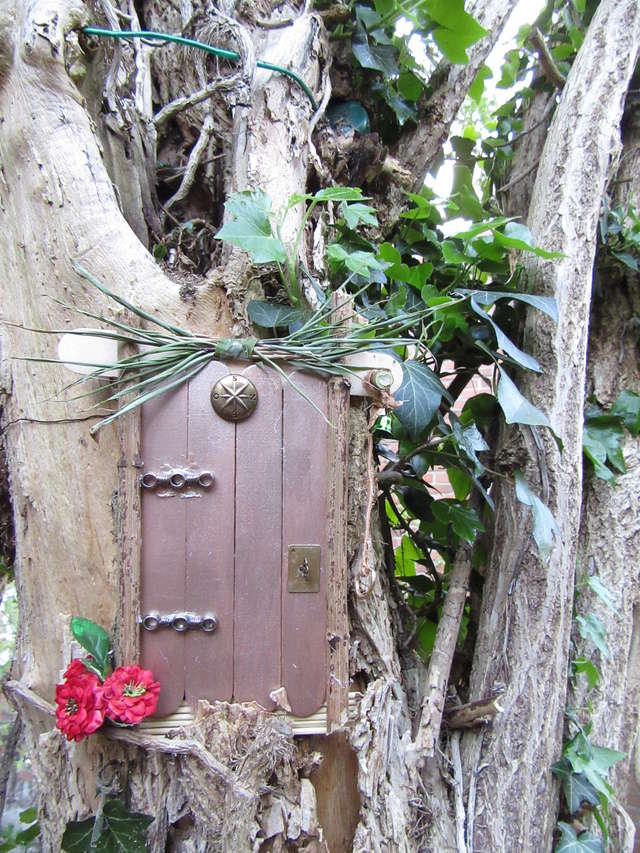 Fairy door / porte des fées : réparée ! Img_6612