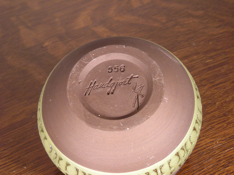 Scandinavian studio pottery bowl - alingsås keramik  Base10