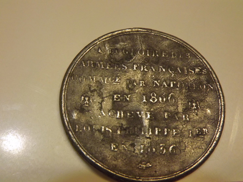 Médaille à identifier (Arc de Triomphe) Dscf5710