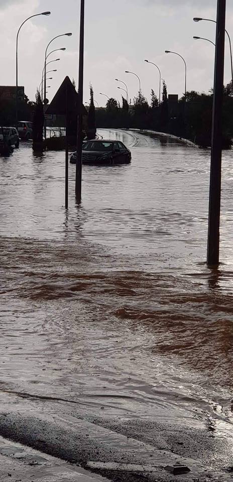 Αγία - Πνίγηκαν Παραλίμνι και Αγία Νάπα- Αδιάβατοι και πλημμυρισμένοι δρόμοι  Pni10