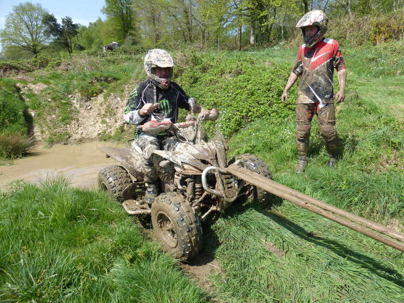 Location du terrain aux quads P1000104