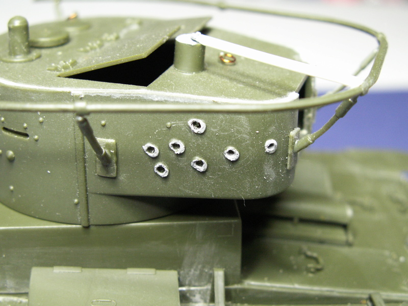  deux chars russes le light tank t-26 et le lourd kv-2 de Zvezda au 1:35 Pict1022