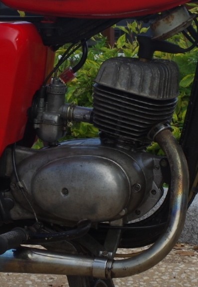 Echange un très bon moteur de 125TS contre un moteur avec entraînement pour C.T. Imgp0610