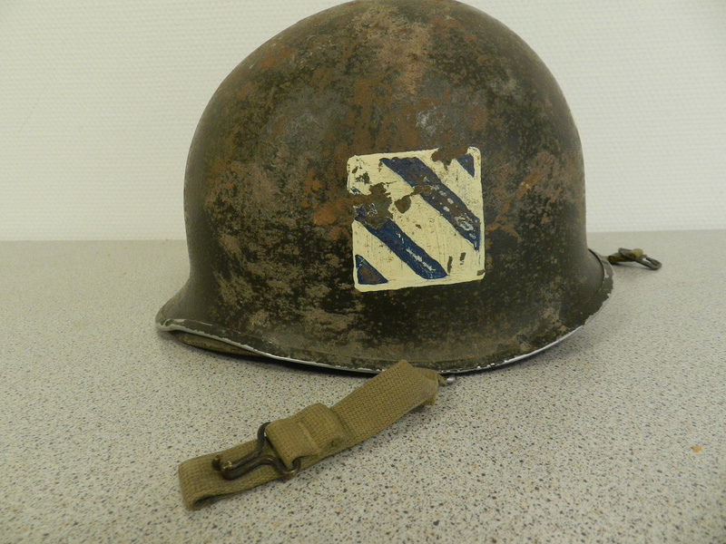 Casque US 3rd Inf Div... du fake d'époque ? S-l16012