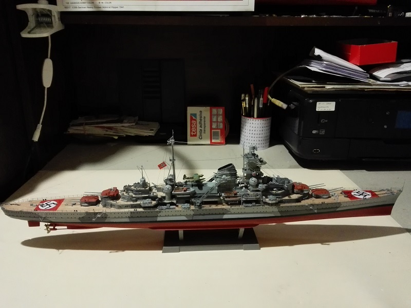 German Heavy Cruiser Admiral Hipper a 1/350 de Trumpeter Img_2024