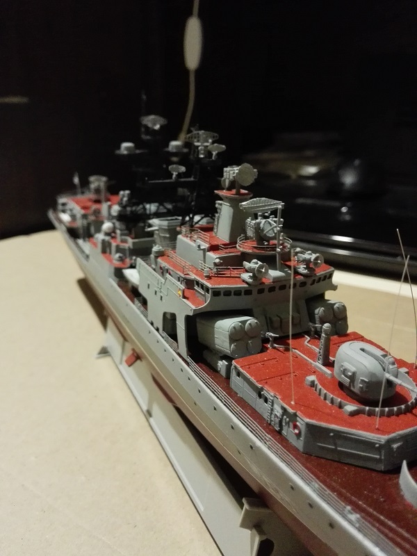 Trumpeter Russian Navy Udaloy a 1/350 Img_2132