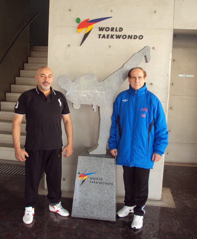 اتم الحكم الأولمبي الدكتور / محمد رياض اختبار الحزام الأسود 8 دان في الكوكيوان بكوريا الجنوبية 210