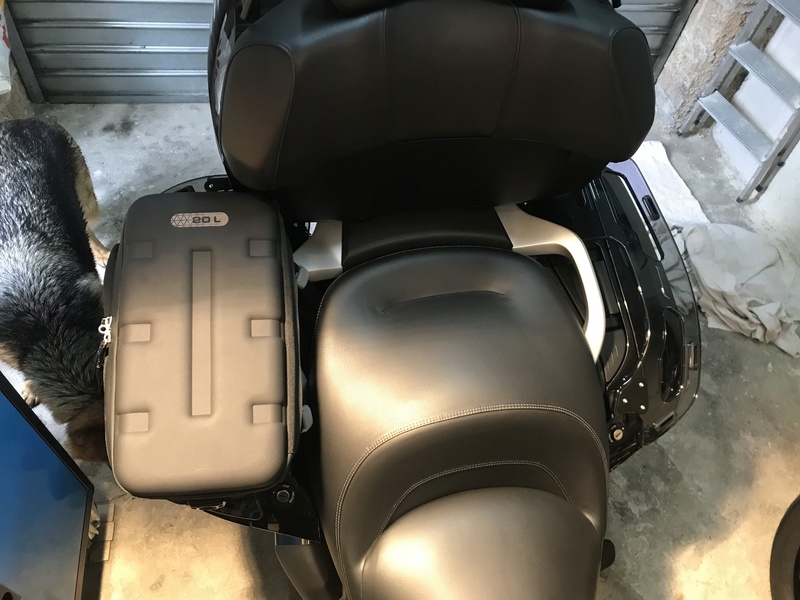 Sacoches pour porte bagages de valises latérales Img_1014