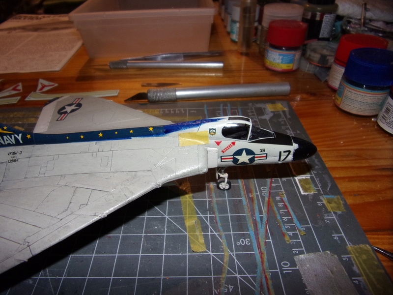 DOUGLAS F4D-1 SKYRAY [TAMIYA - 1/72éme] - Page 3 102_7723