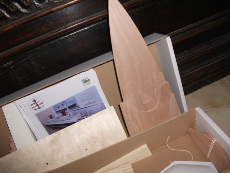 Le FRANCE 1/200° New Cap Maquettes par Calpe Dscf3942