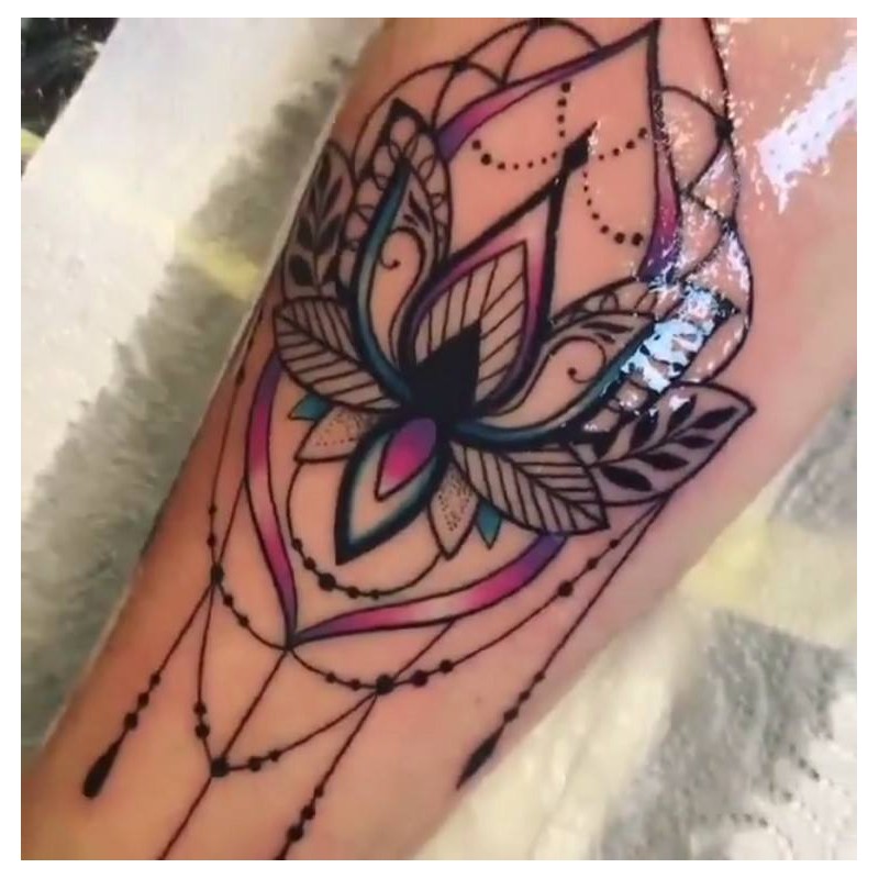 QUELQUES TATOUAGES ( lien facebook = video ) 2 75330