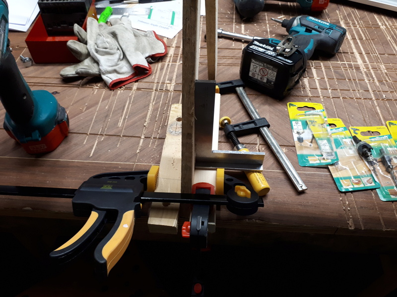 Fabrication "urgente " (façon Corse) de TRETEAUX en bois - Page 3 20180491