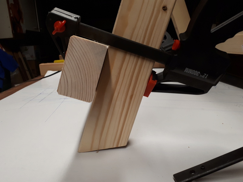 Fabrication "urgente " (façon Corse) de TRETEAUX en bois - Page 12 20180651