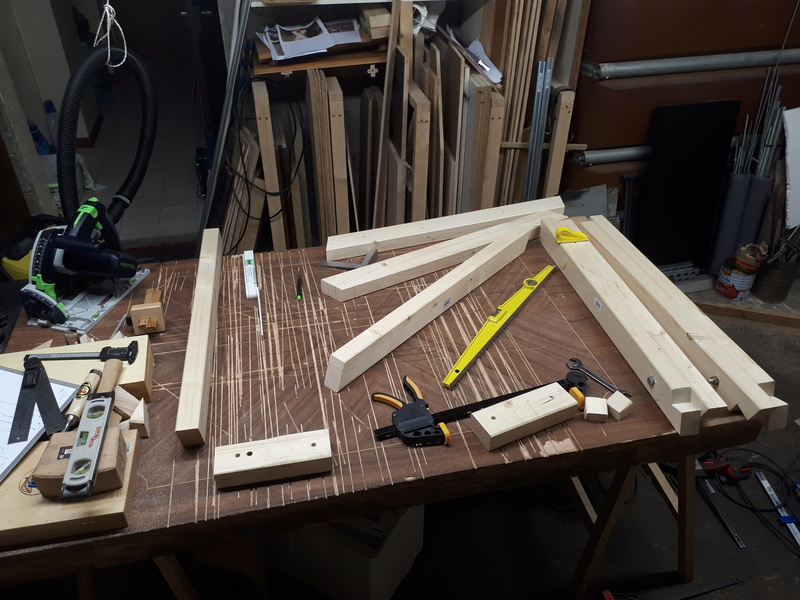 Fabrication "urgente " (façon Corse) de TRETEAUX en bois - Page 12 20180694