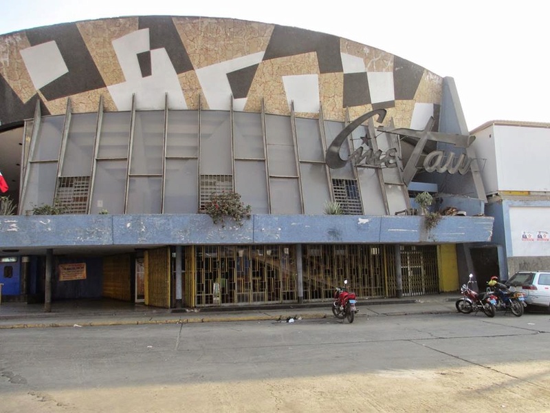 Tauro Cinema (Lima - Perú) - 1960 23376610