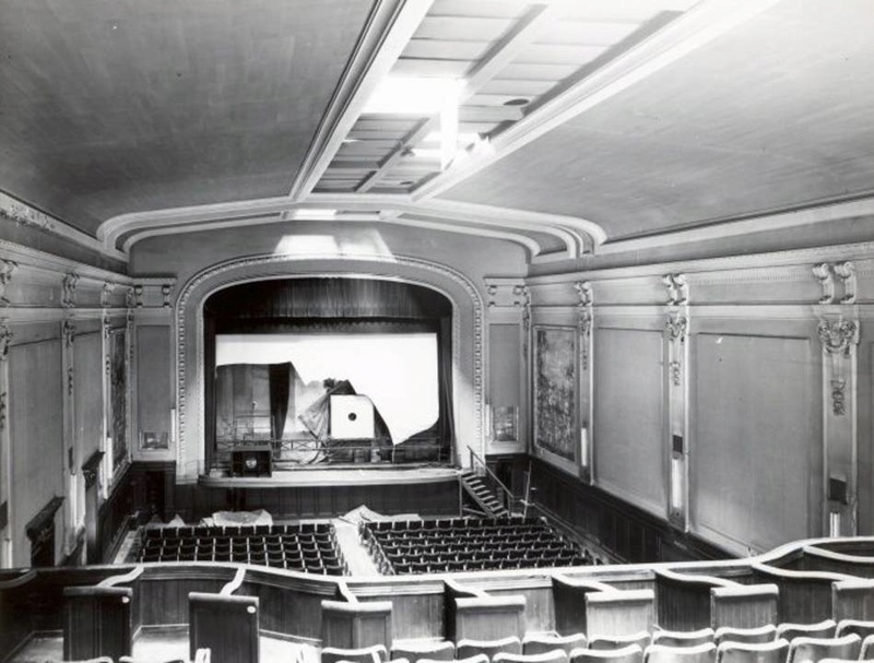 cinéma Palace  1922 - Angers (49) - France Csm_iv15