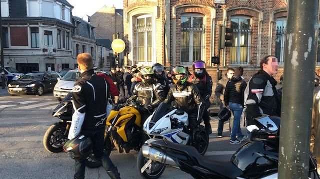 Amiens : les motards en colère règlent leurs PV en préfecture  870x4810