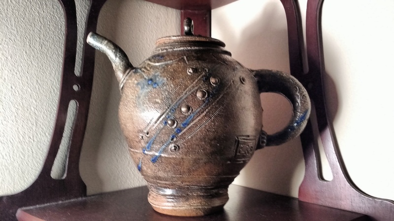 Mystery Salt glazed Teapot - Jane Hamlyn?  Img_2010