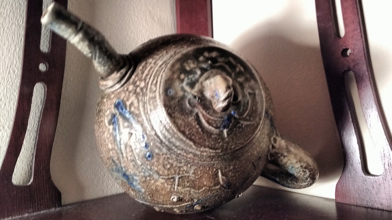 Mystery Salt glazed Teapot - Jane Hamlyn?  Img_2014