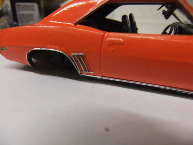 AMT 1/43 CAMARO SS 1969 ! - Page 3 Dscf1823