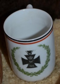 Les tasses patriotiques "réglementaires"  Tasse_71