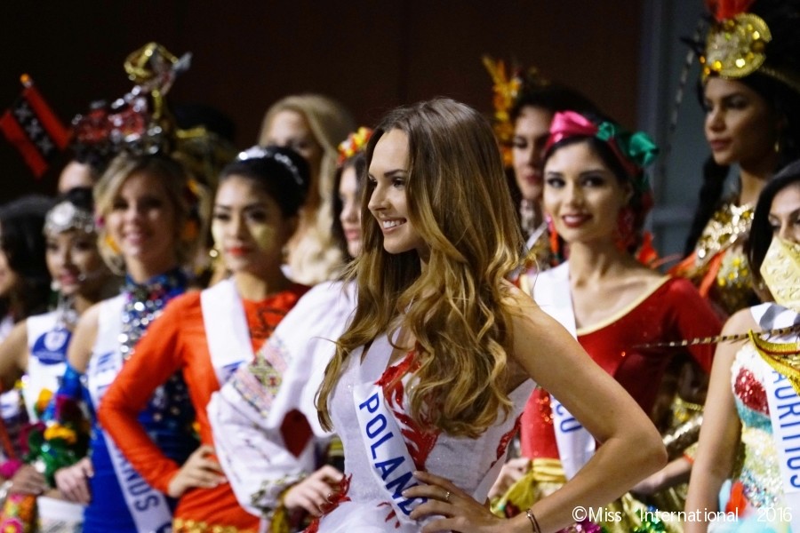 magdalena bienkowska, 2nd runner-up de miss supranational 2018/top 40 de miss world 2017/top 15 de miss international 2016. - Página 10 20161012