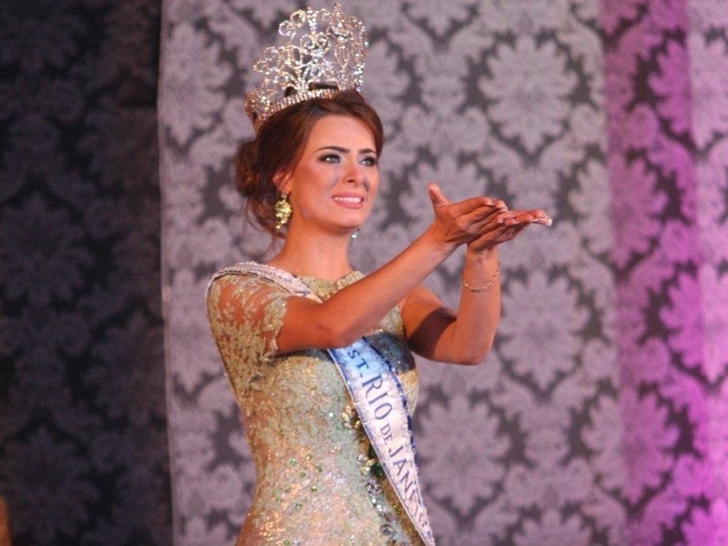 rayanne morais, semifinalista de miss international 2009. - Página 2 26ago210