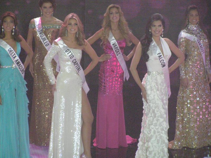 gabriella ferrari, miss venezuela mundo 2012. - Página 10 Image171